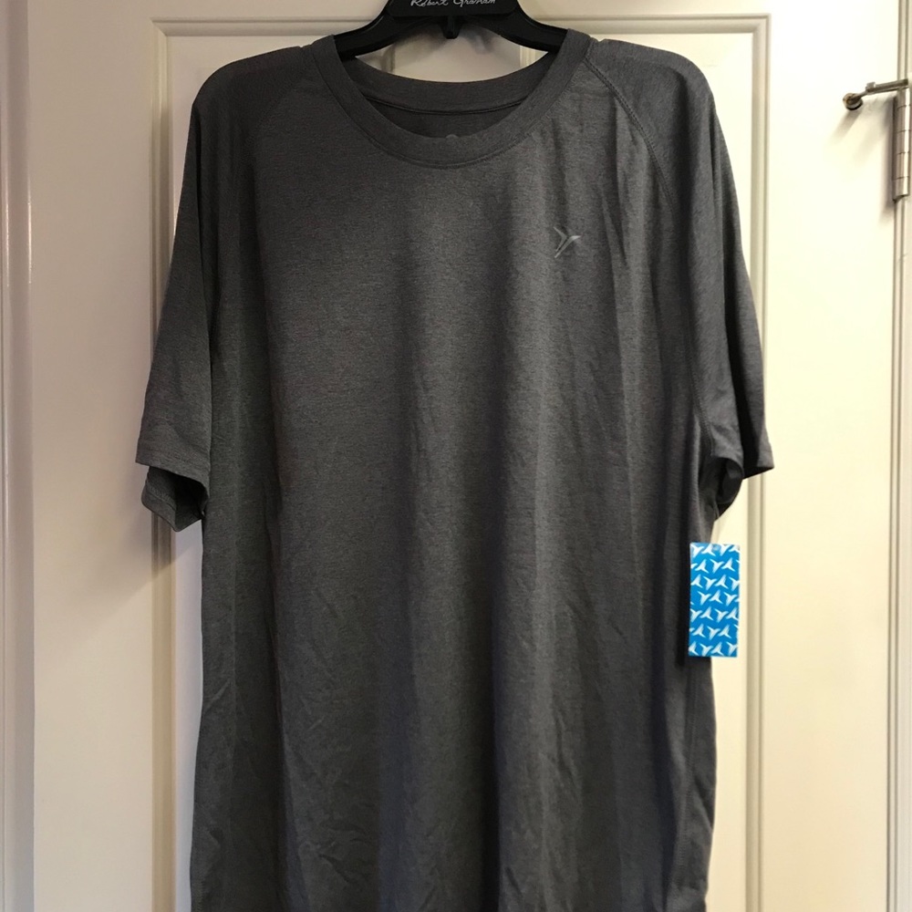 Old Navy NWT Men’s Active T-SHIRT Size XL